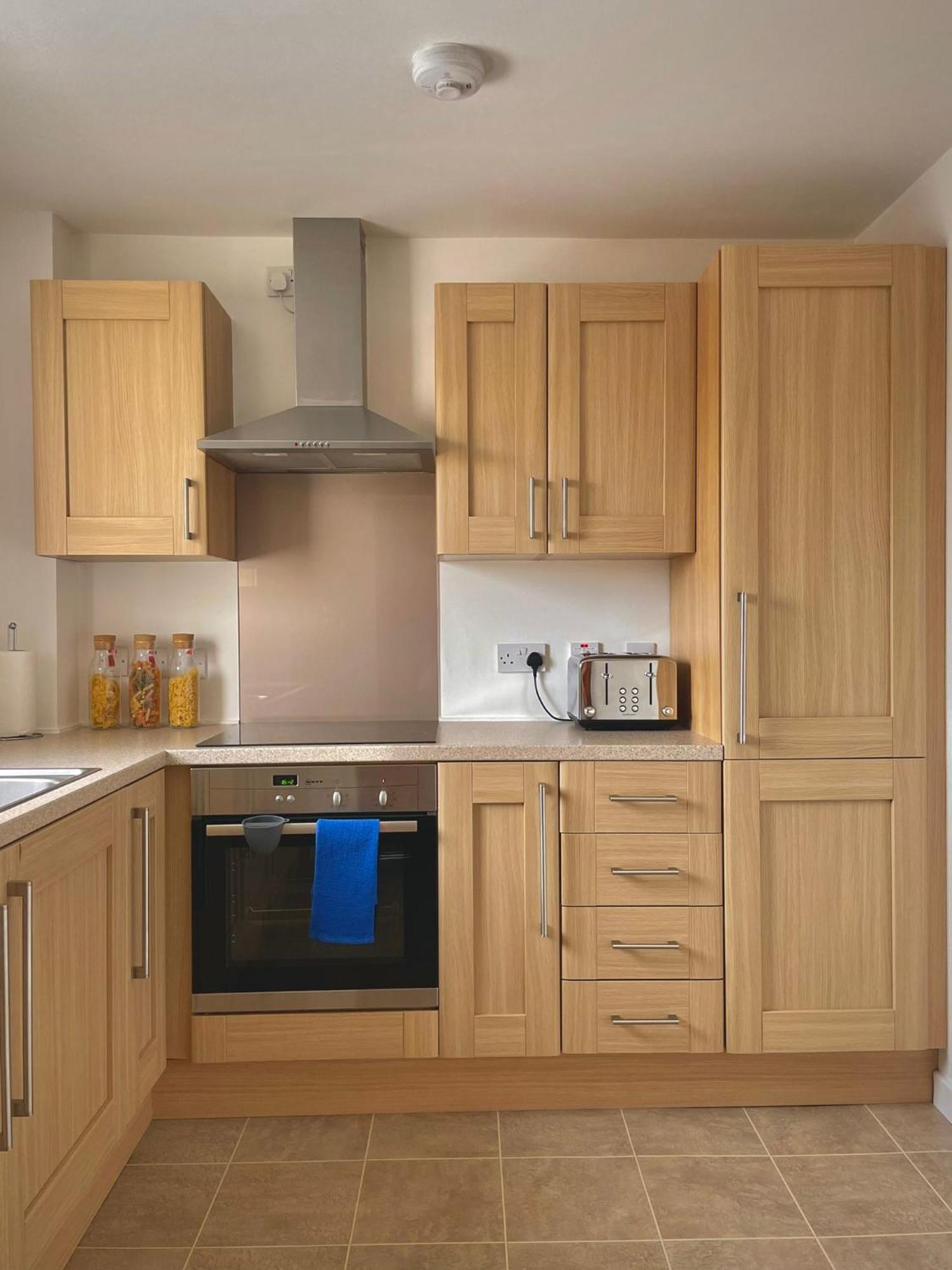 Bright 2-Bedroom Apartment With Parking In Montrose Dış mekan fotoğraf